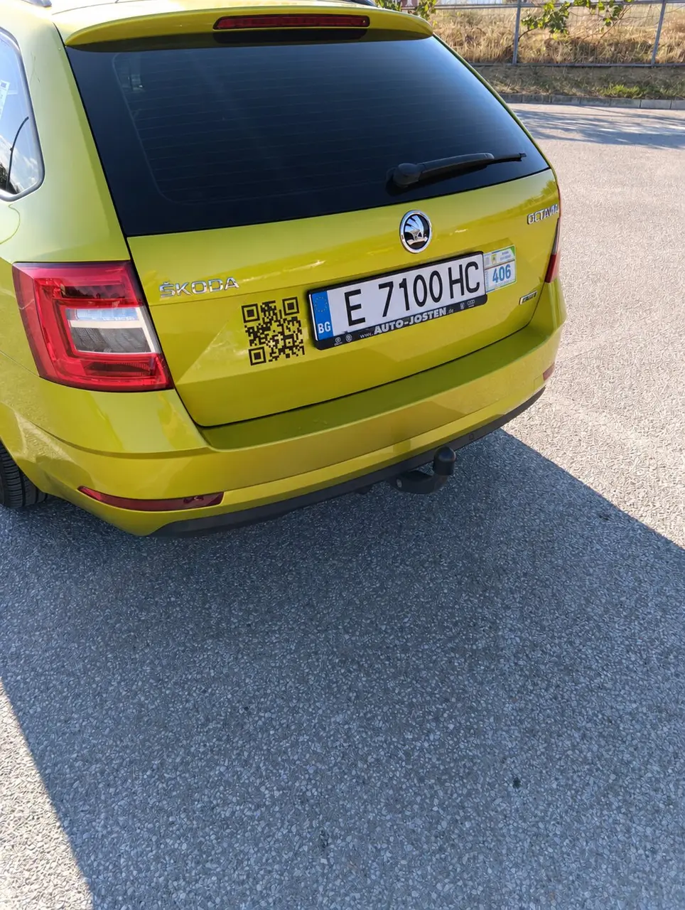 M&K taxi in Blagoevgrad – rear view